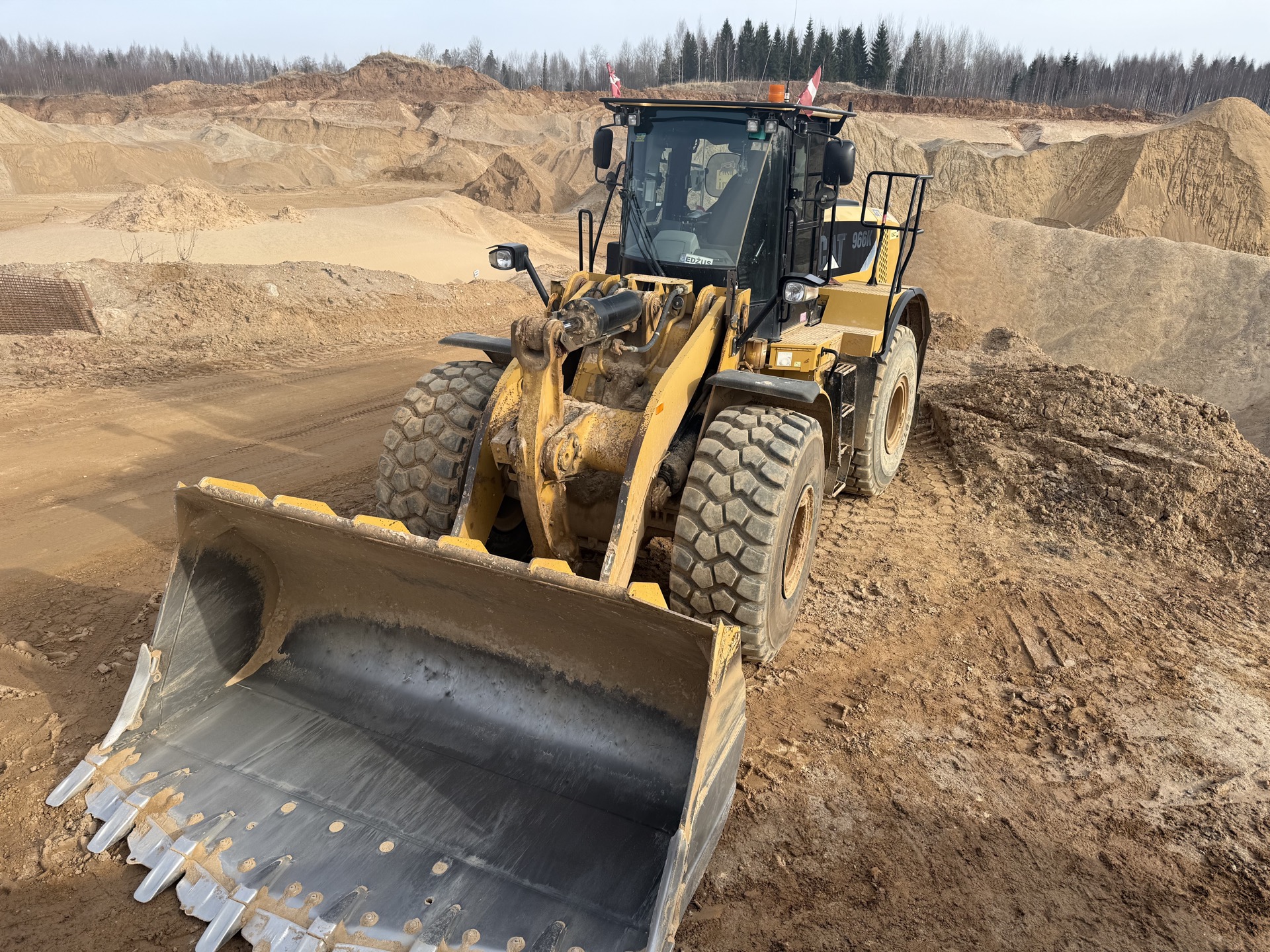 Frontālais iekrāvējs CAT 966K